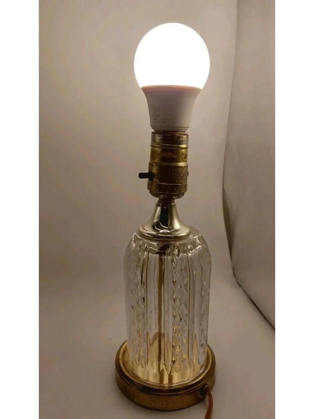 Clear Diamond Pattern Glass & Brass Bedside Table Lamp Vintage Tested Works